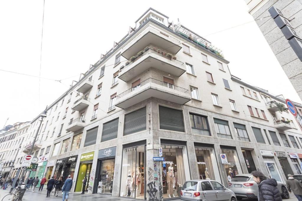 Santa Maria Valle 1 Milano Exteriör bild